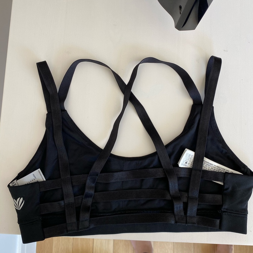 Forever21 black cross sports bra size Medium